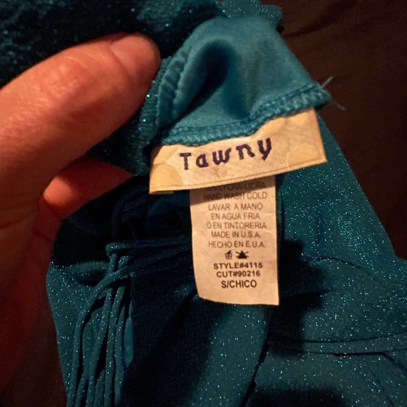 Formal dress - Picture 3 of 3